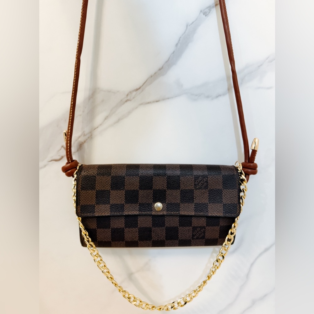 Sale! Louis Vuitton Damier Ebene Sarah wallet with strap - Picture 2 of 15